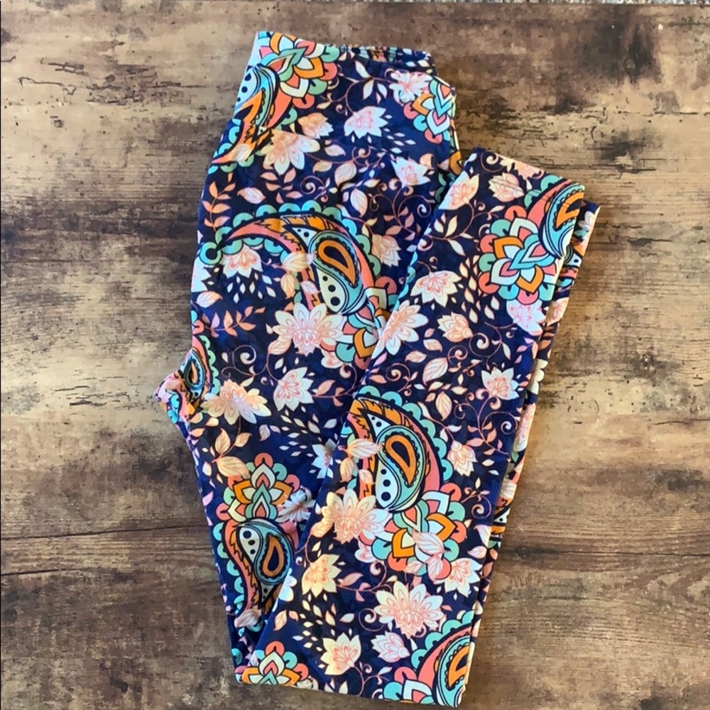 Paisley printed Lularoe OS leggings